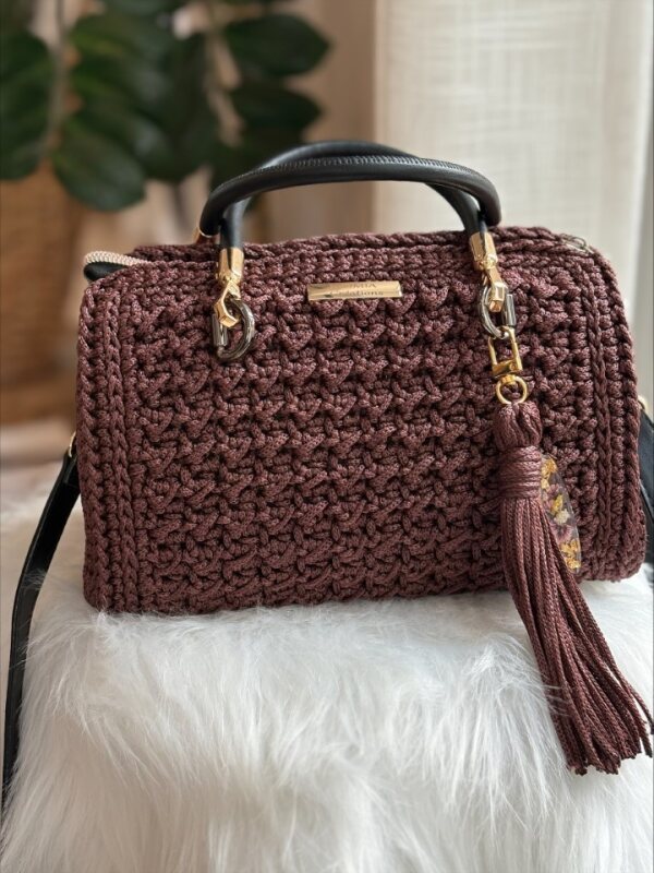 sac aubergine arrondi de face