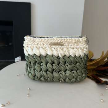 Trousse satinée - $45.00