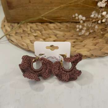 Boucles d’oreille Camélia - $30.00